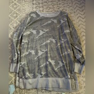 Old navy gray camo long crew neck
